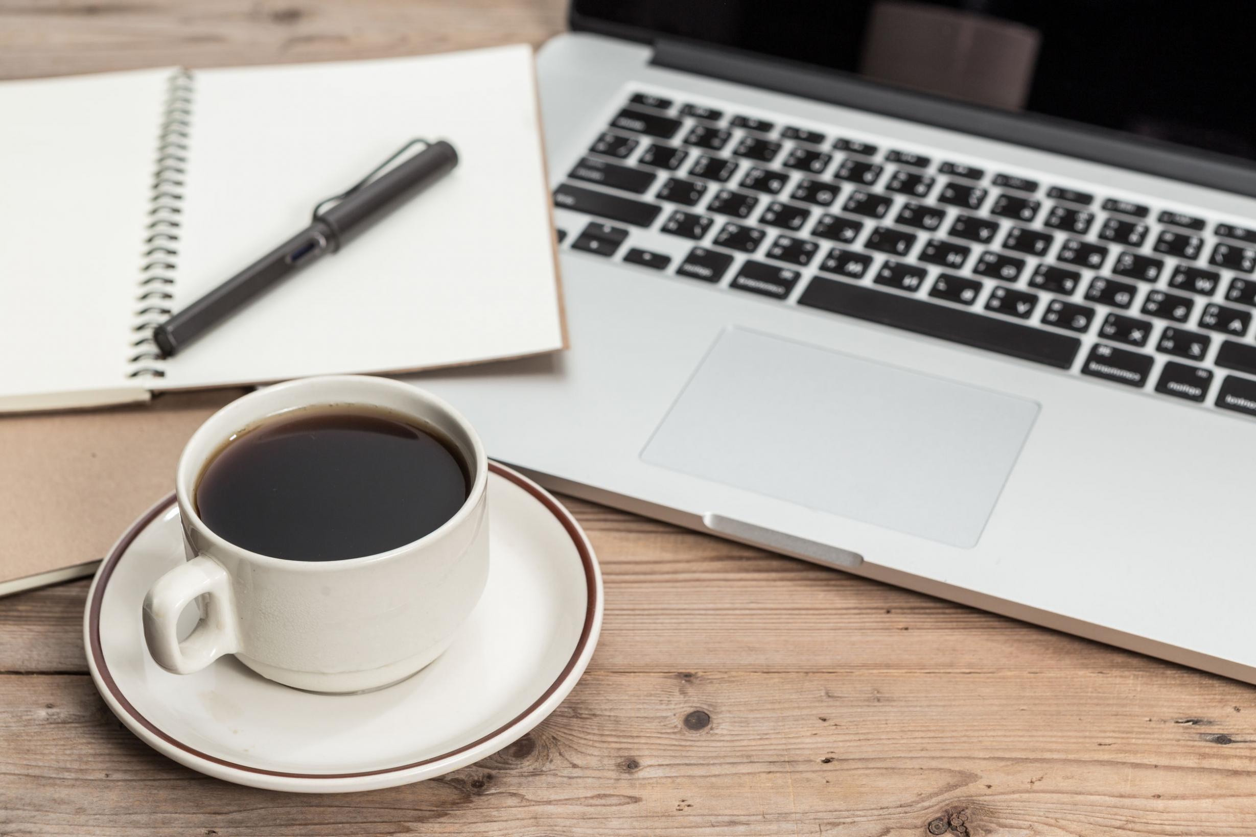 Ambiente de aprendizaje profesional donde participantes desarrollan estrategias empresariales